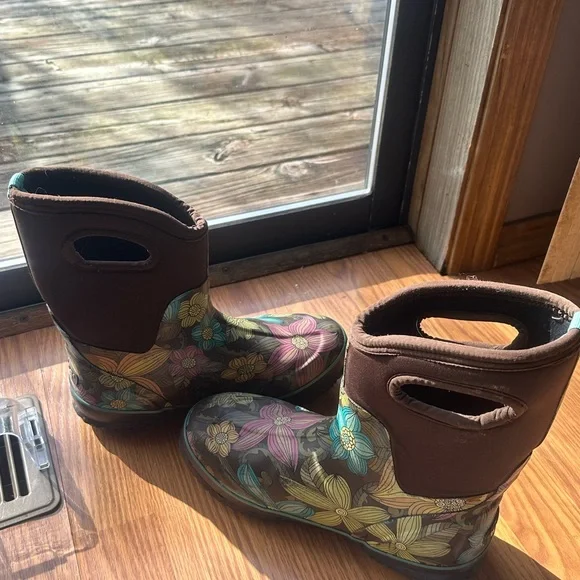 Bogs Women's Floral Winter Boots - Brown and Multicolor - Picture 5 of 8